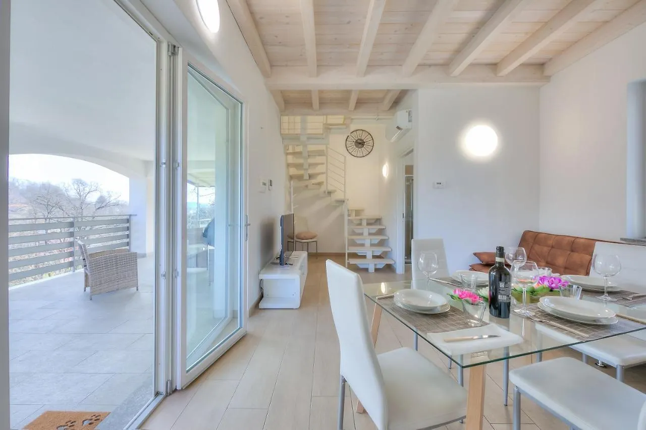 Golden & Sunflower Terrace Apartments Leggiuno 0*,