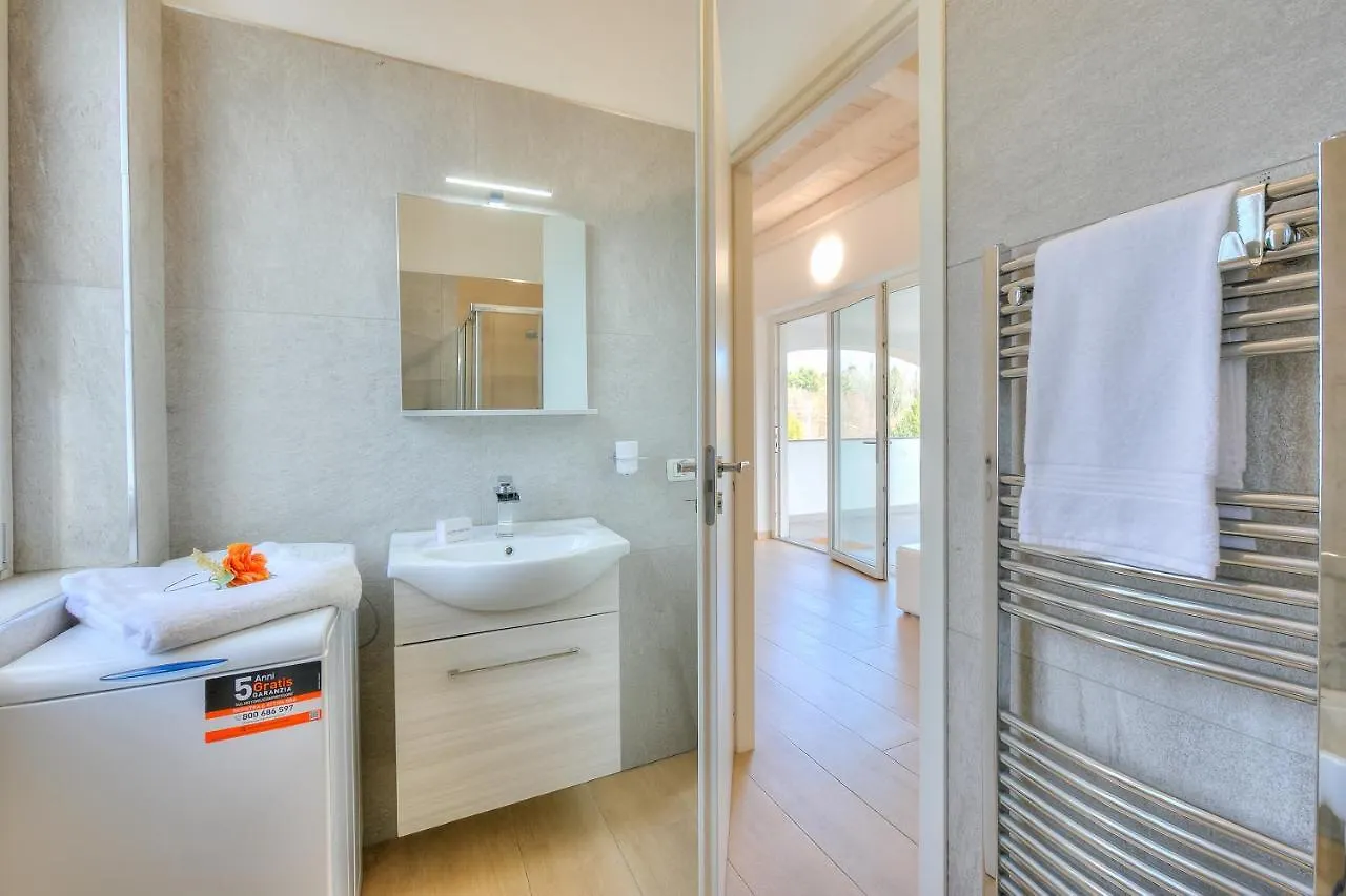 Golden & Sunflower Terrace Apartments Leggiuno
