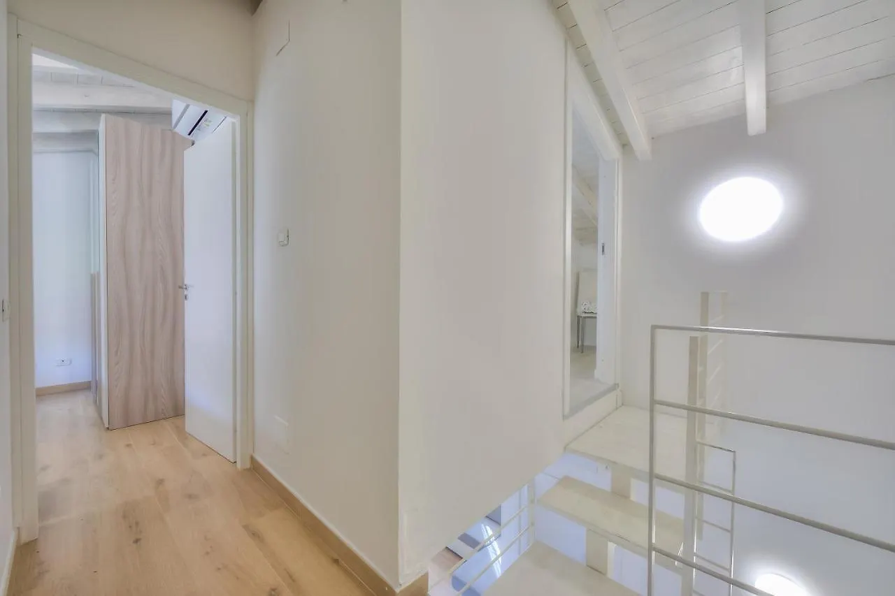 Golden & Sunflower Terrace Apartments Leggiuno